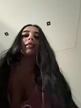LilMisIndianx online show from June 5, 6:42 am