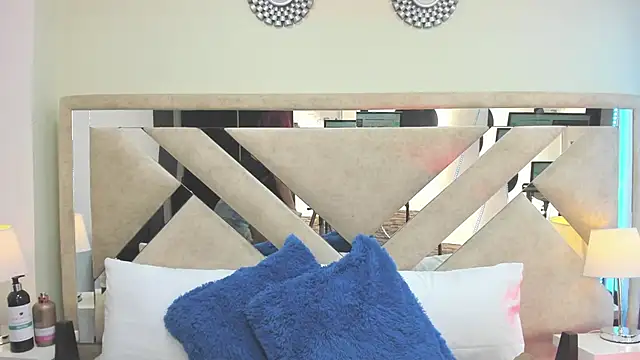 ximena vasquez8 online show from April 7, 4:35 am