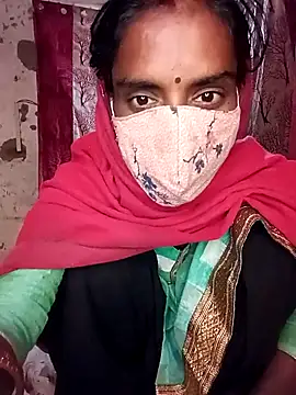 Snapshot of Babhi_Love chatting on November 23, 5:35 pm Babhi Love online show from November 23, 5:35 pm