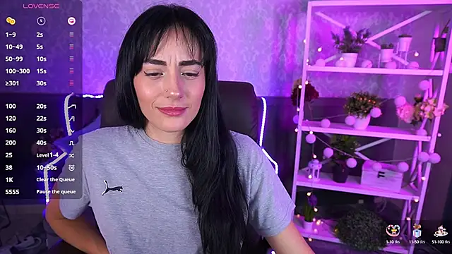 EviLune online show from October 10, 6:23 am