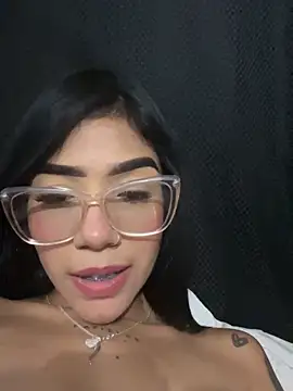 ElaRose 12 online show from March 5, 8:05 pm