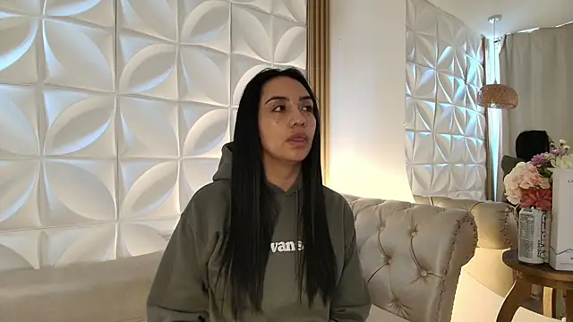 Snapshot of ana_riveros chatting on February 20, 8:31 pm ana riveros online show from February 20, 8:31 pm