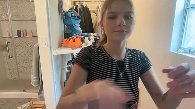 kykybaby4444 online show from July 13, 4:21 pm