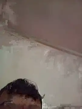 Snapshot of Henriquepauzao10 chatting on May 17, 2:46 pm Henriquepauzao10 online show from May 17, 2:46 pm
