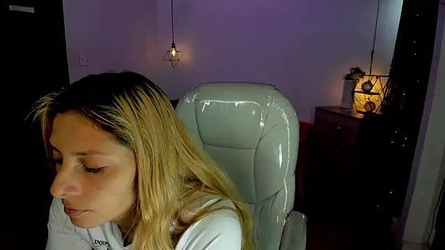 Jennaa Cooper online show from October 9, 8:07 pm