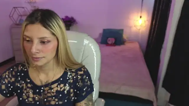 Jennaa Cooper online show from November 17, 6:57 pm