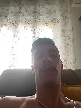 Lucamilano1991 online show from April 5, 5:10 pm