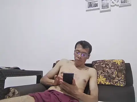skinnylatino51 online show from July 20, 1:20 am