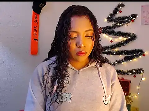 Snapshot of warisg__ chatting on November 24, 4:23 am warisg online show from November 24, 4:23 am