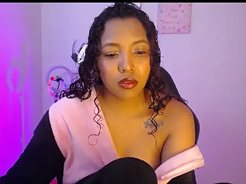 Snapshot of warisg__ chatting on February 1, 5:39 am warisg online show from February 1, 5:39 am