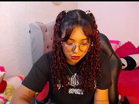 Snapshot of warisg__ chatting on March 8, 9:40 pm warisg online show from March 8, 9:40 pm