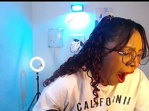 Snapshot of warisg__ chatting on March 22, 2:48 am warisg online show from March 22, 2:48 am