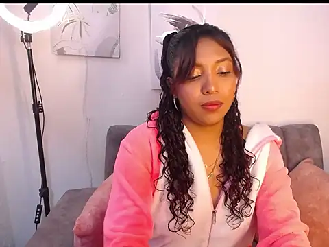 Snapshot of warisg__ chatting on April 3, 6:55 am warisg online show from April 3, 6:55 am