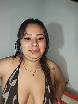 Snapshot of Damii_001 chatting on May 28, 5:16 am Damii 001 online show from May 28, 5:16 am