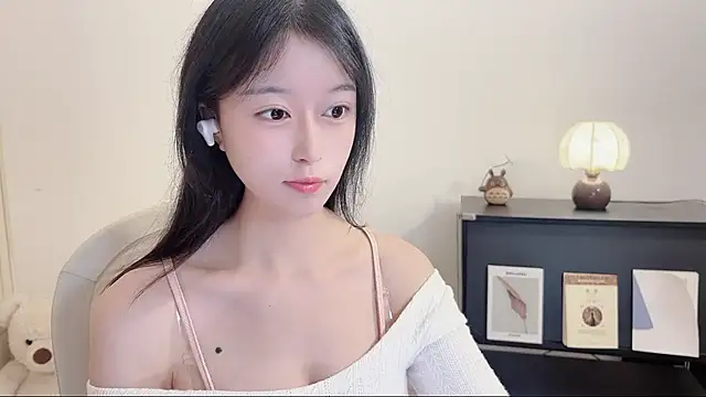 Snapshot of Onechestnut chatting on October 11, 11:14 pm Onechestnut online show from October 11, 11:14 pm