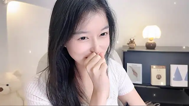 Snapshot of Onechestnut chatting on November 4, 6:07 pm Onechestnut online show from November 4, 6:07 pm