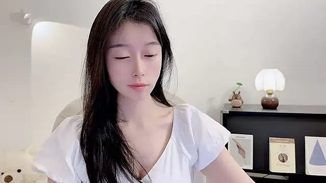 Snapshot of Onechestnut chatting on November 20, 6:35 am Onechestnut online show from November 20, 6:35 am