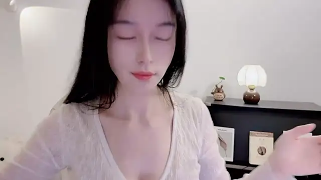 Snapshot of Onechestnut chatting on November 21, 6:23 am Onechestnut online show from November 21, 6:23 am