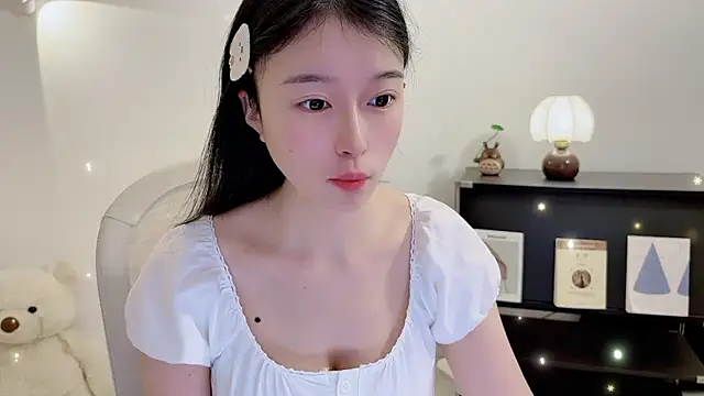 Snapshot of Onechestnut chatting on November 26, 6:14 am Onechestnut online show from November 26, 6:14 am