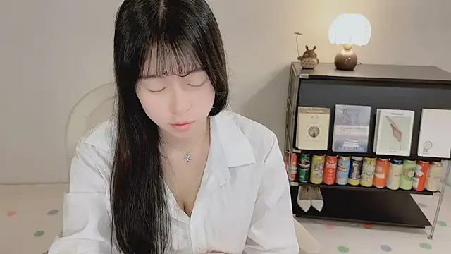 Onechestnut online show from May 21, 5:25 am