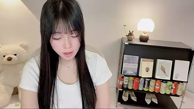 Onechestnut online show from June 17, 3:42 am