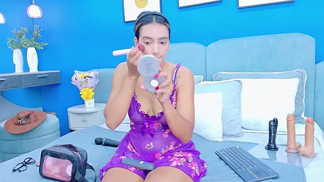 lixie peyton online show from March 24, 1:38 pm