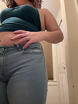 babykalirose online show from February 19, 2:29 am