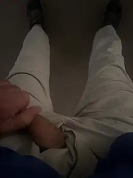 Snapshot of cyclone1212 chatting on February 8, 11:57 am cyclone1212 online show from February 8, 11:57 am