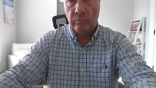 Snapshot of cyclone1212 chatting on March 11, 12:55 pm cyclone1212 online show from March 11, 12:55 pm