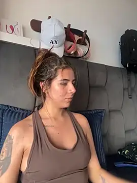 Snapshot of AllieYourGirl chatting on November 11, 7:03 pm AllieYourGirl online show from November 11, 7:03 pm