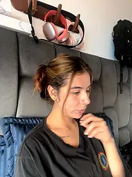 Snapshot of AllieYourGirl chatting on November 13, 3:11 pm AllieYourGirl online show from November 13, 3:11 pm