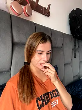 Snapshot of AllieYourGirl chatting on November 15, 4:47 pm AllieYourGirl online show from November 15, 4:47 pm