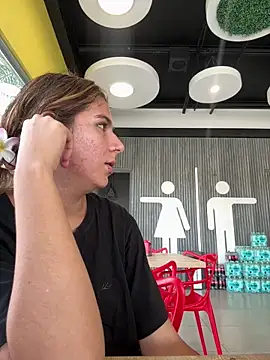 Snapshot of AllieYourGirl chatting on April 10, 8:46 pm AllieYourGirl online show from April 10, 8:46 pm