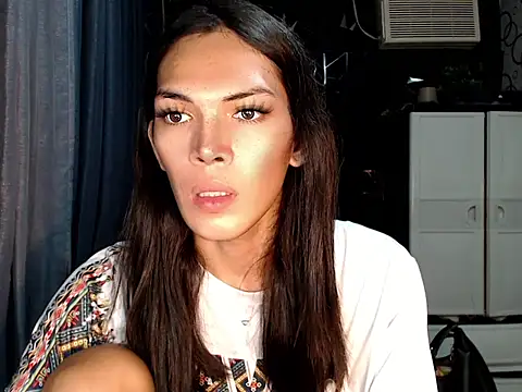 ladyhotcuming online show from July 13, 4:10 pm