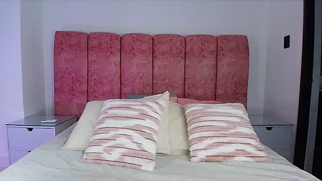 emmacurvy online show from November 22, 3:05 am