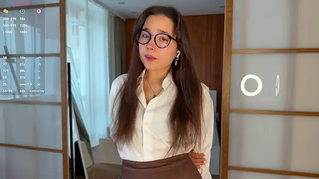 PlumyBun online show from April 18, 12:14 am