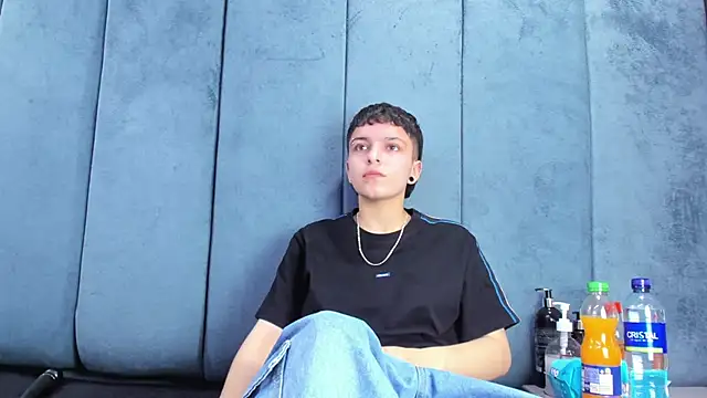 Megan Thompson  online show from March 22, 2:26 am