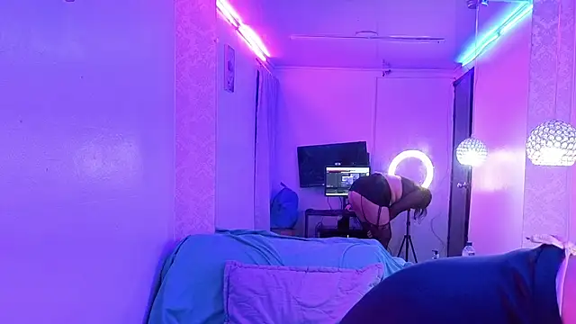 scarlett widow  online show from January 16, 2:37 am