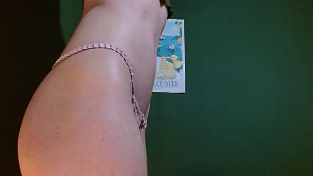 Roxiehood online show from May 22, 1:57 am