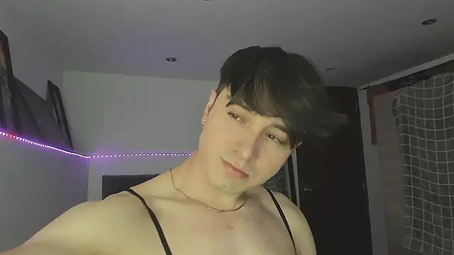 Snapshot of stevve_14 chatting on March 9, 2:59 am stevve 14 online show from March 9, 2:59 am