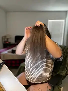 Alix Valentine online show from April 12, 3:06 pm