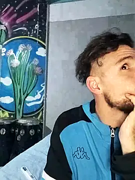 parejajuguetona420 online show from June 12, 2:32 am