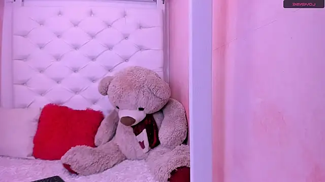 eimy skinny  online show from April 11, 1:15 pm