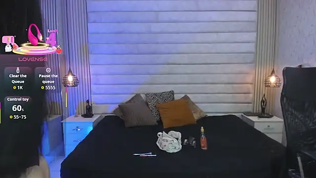 VictoriaaBlair online show from February 22, 1:09 pm