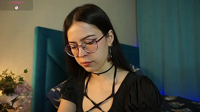 ywixos online show from September 26, 1:37 pm