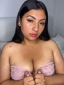 Issa Santana online show from February 13, 8:38 pm