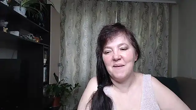 Snapshot of Illusionq chatting on June 24, 10:25 am Illusionq online show from June 24, 10:25 am