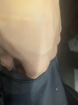 pasivosumi18554 online show from December 4, 7:44 pm