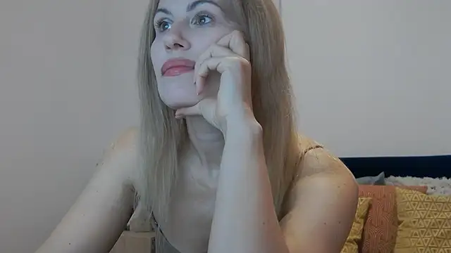 Snapshot of Lika_Soul chatting on May 4, 4:03 pm Lika Soul online show from May 4, 4:03 pm