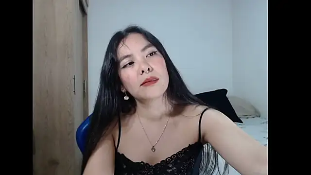 EloiseJun online show from April 11, 7:45 am